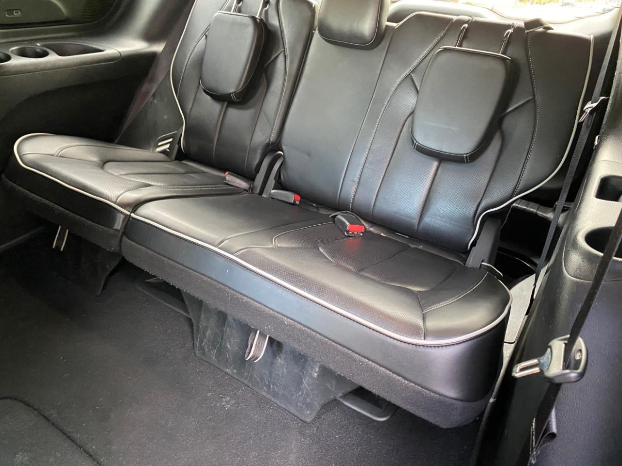 Chrysler Pacifica Limited 2025