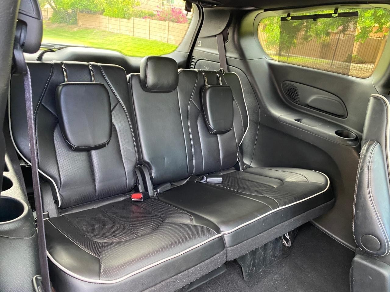 Chrysler Pacifica Limited 2025