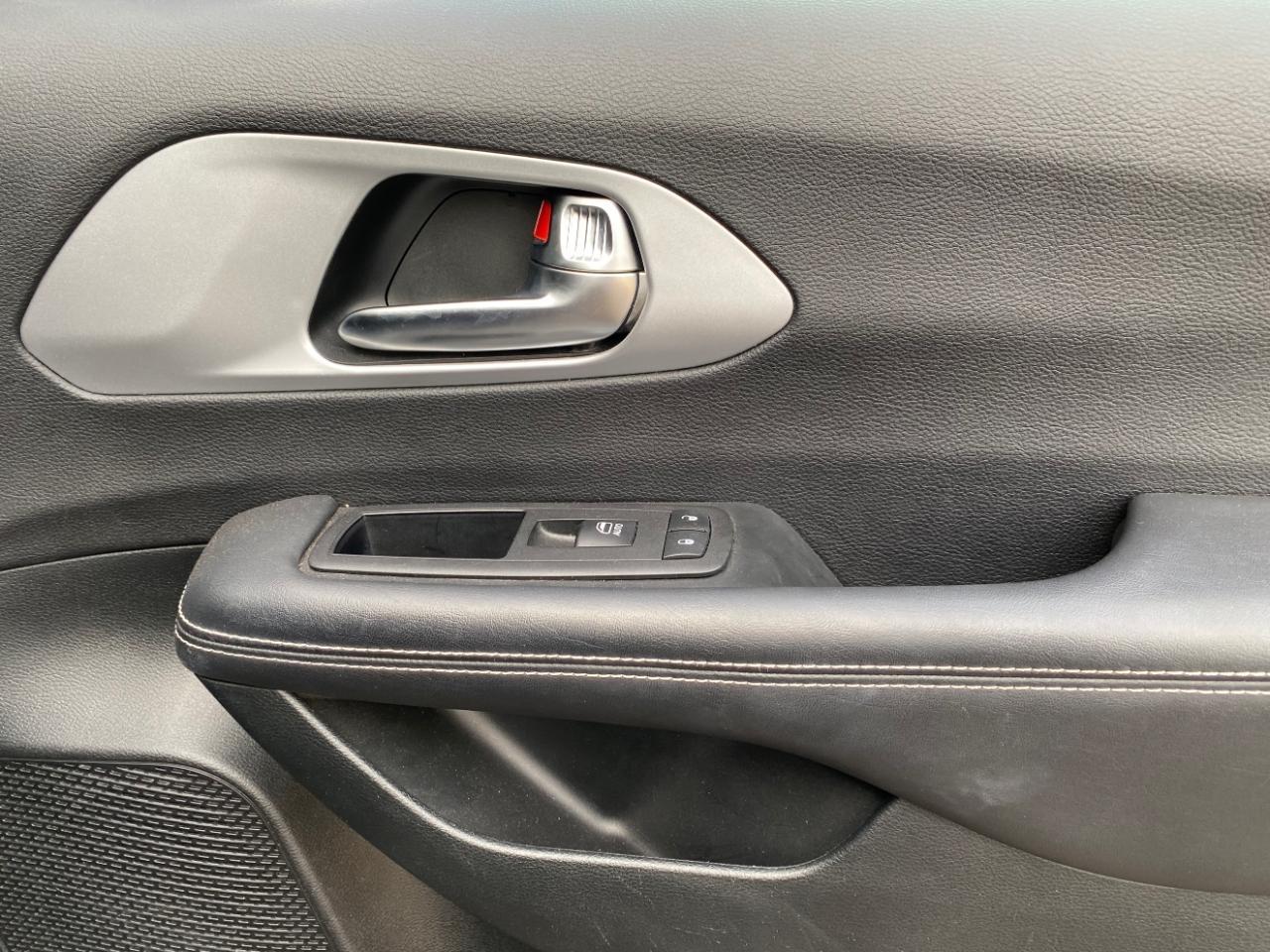 Chrysler Pacifica Limited 2025
