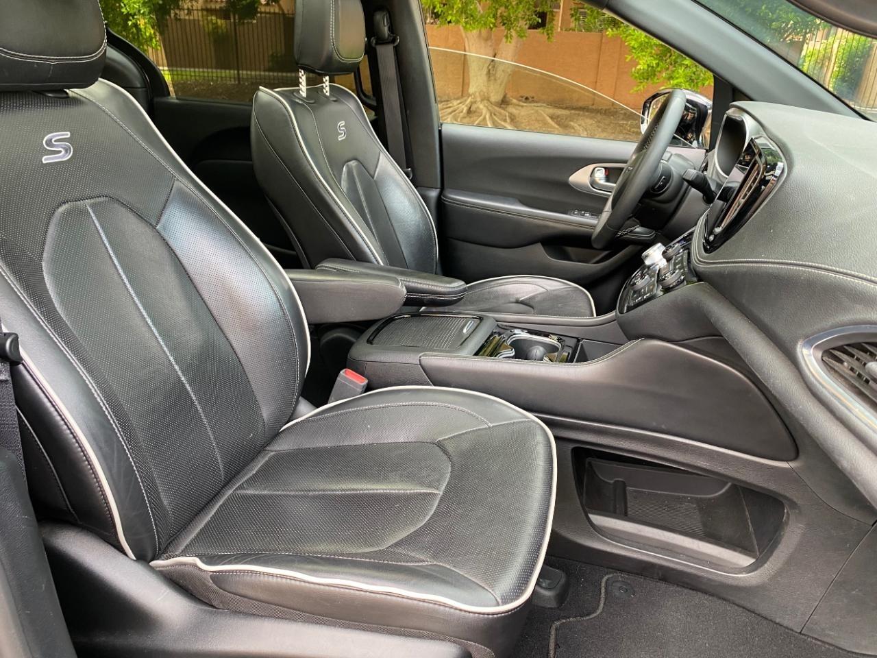 Chrysler Pacifica Limited 2025