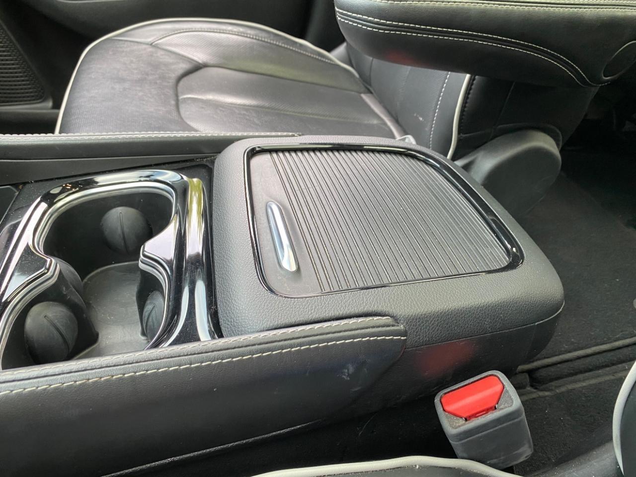 Chrysler Pacifica Limited 2025