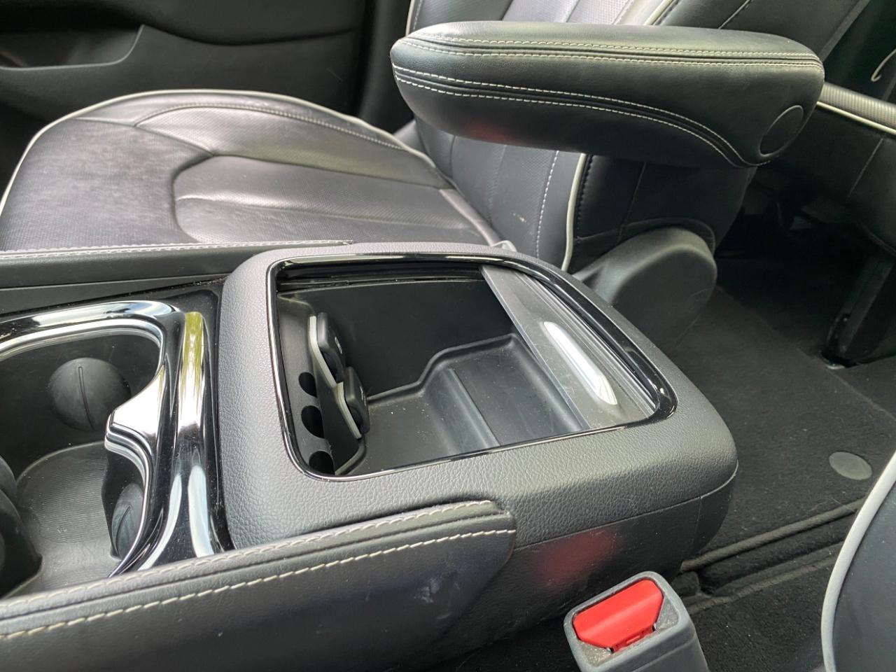 Chrysler Pacifica Limited 2025
