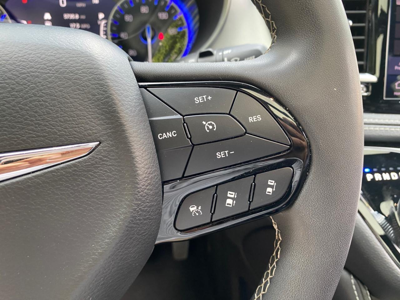 Chrysler Pacifica Limited 2025