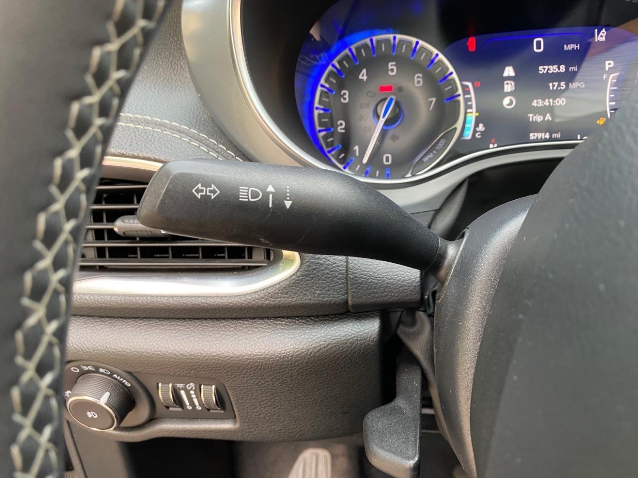 Chrysler Pacifica Limited 2025