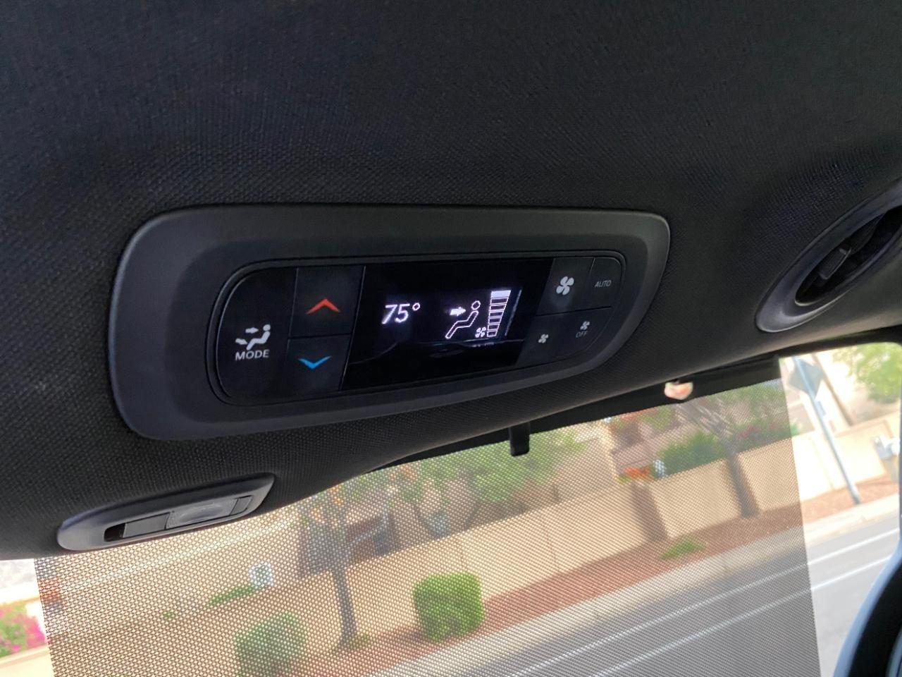 Chrysler Pacifica Limited 2025