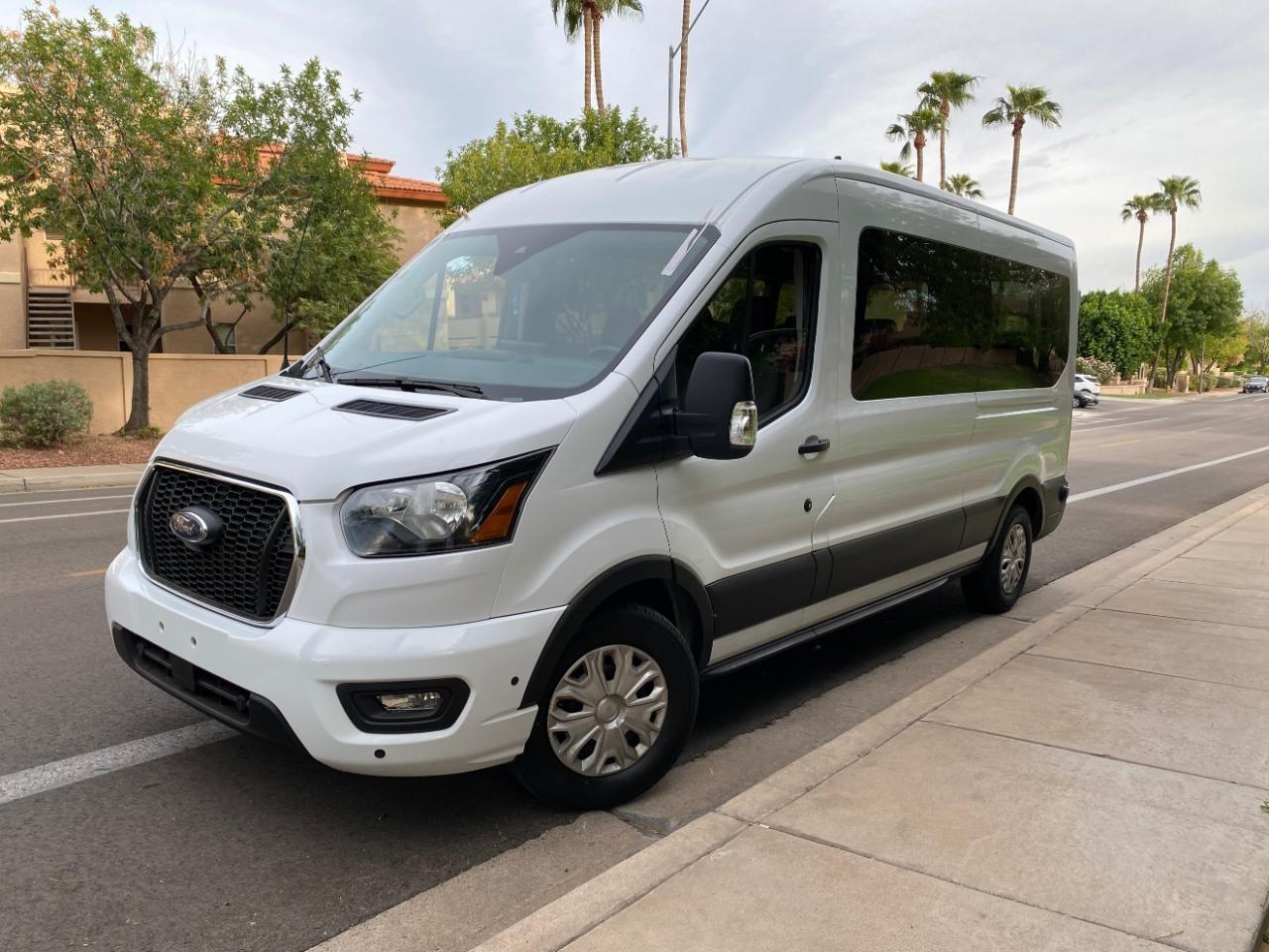 Ford Transit 350 Wagon Med. Roof XL w/Sliding Pass. 148-in. WB 2024
