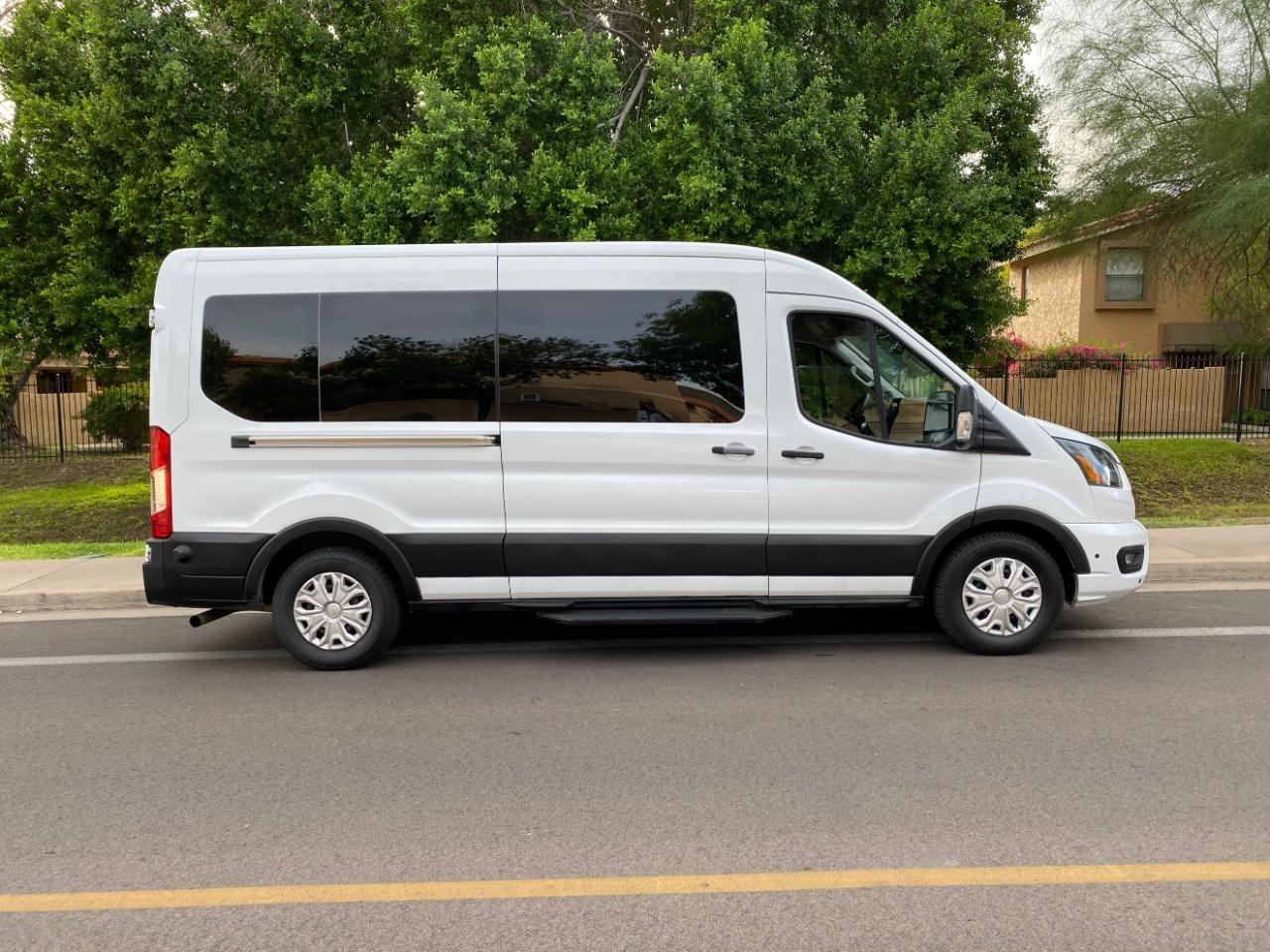 Ford Transit 350 Wagon Med. Roof XL w/Sliding Pass. 148-in. WB 2024
