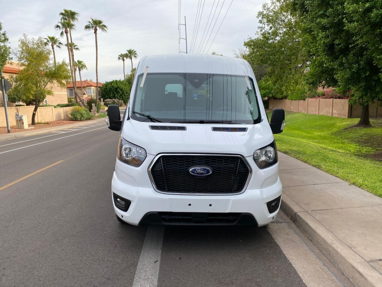 Ford Transit 350 Wagon Med. Roof XL w/Sliding Pass. 148-in. WB 2024