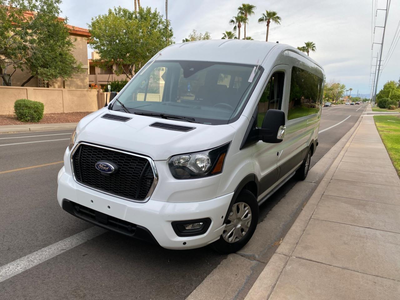 Ford Transit 350 Wagon Med. Roof XL w/Sliding Pass. 148-in. WB 2024