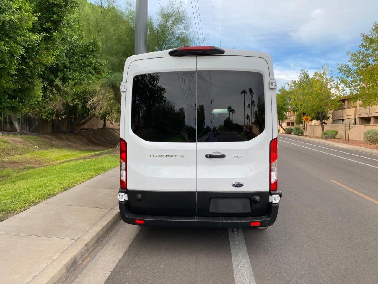 Ford Transit 350 Wagon Med. Roof XL w/Sliding Pass. 148-in. WB 2024