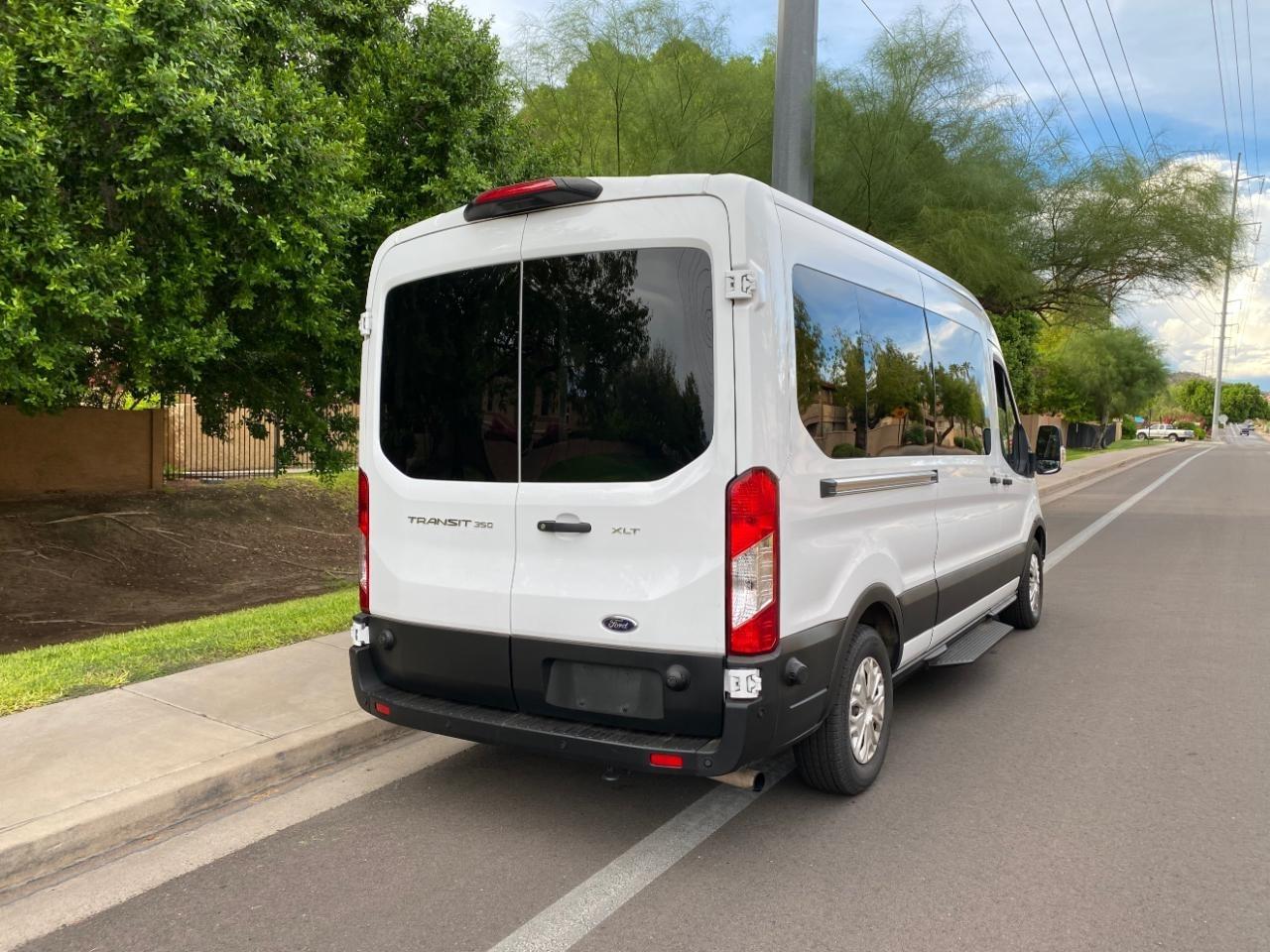 Ford Transit 350 Wagon Med. Roof XL w/Sliding Pass. 148-in. WB 2024