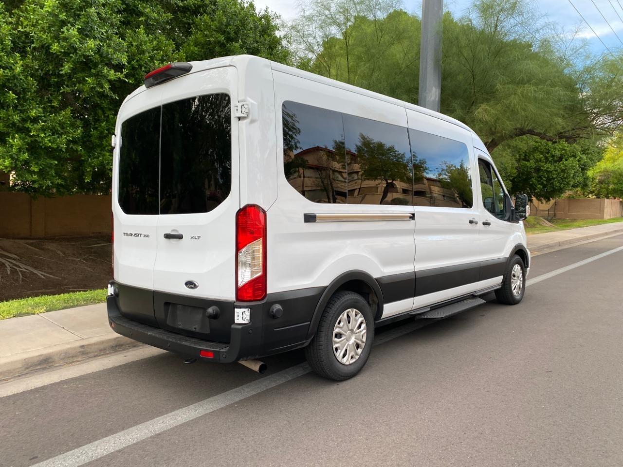 Ford Transit 350 Wagon Med. Roof XL w/Sliding Pass. 148-in. WB 2024
