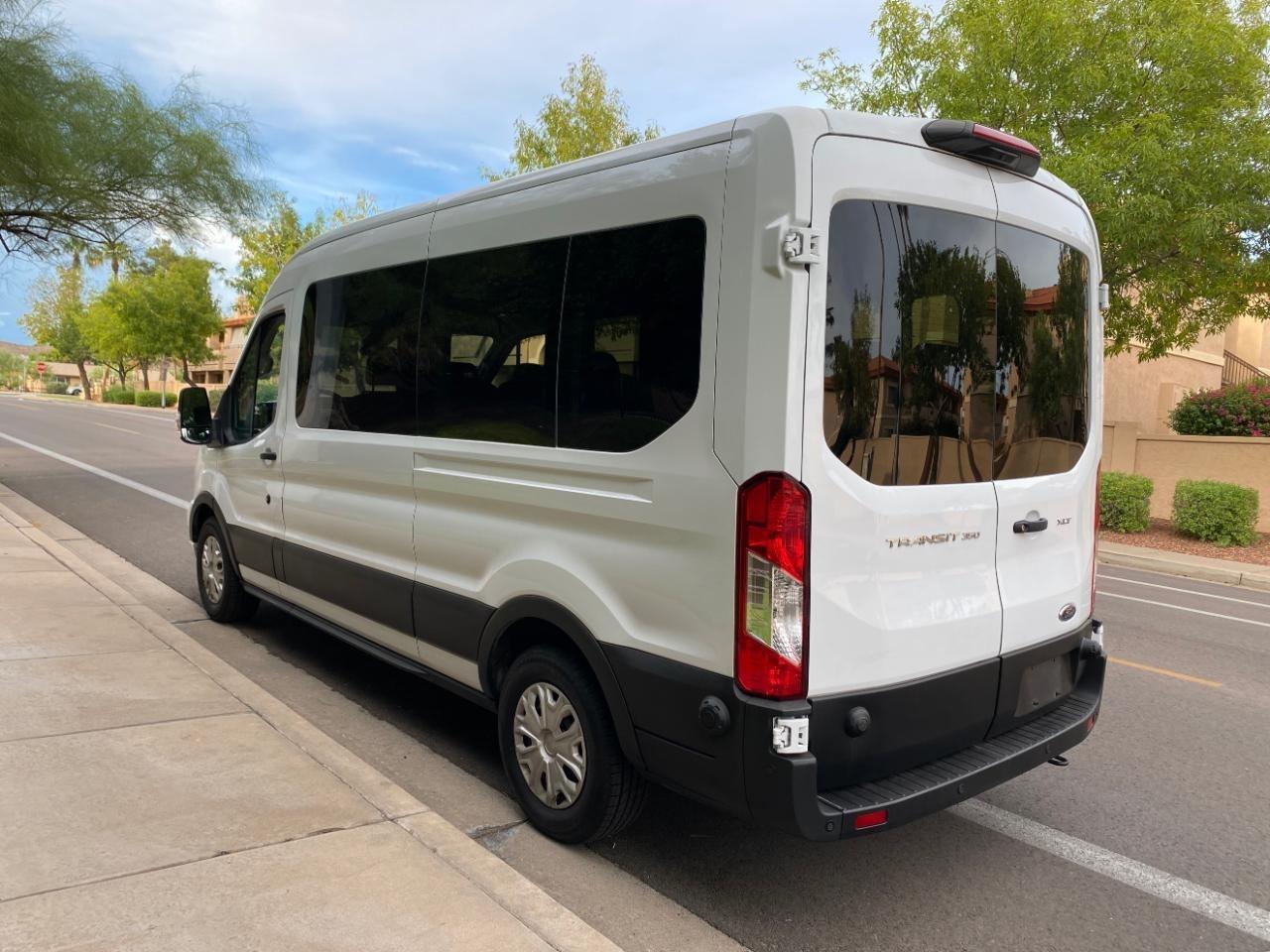 Ford Transit 350 Wagon Med. Roof XL w/Sliding Pass. 148-in. WB 2024