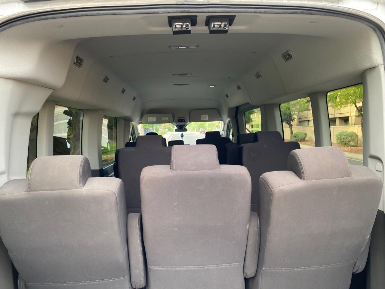 Ford Transit 350 Wagon Med. Roof XL w/Sliding Pass. 148-in. WB 2024