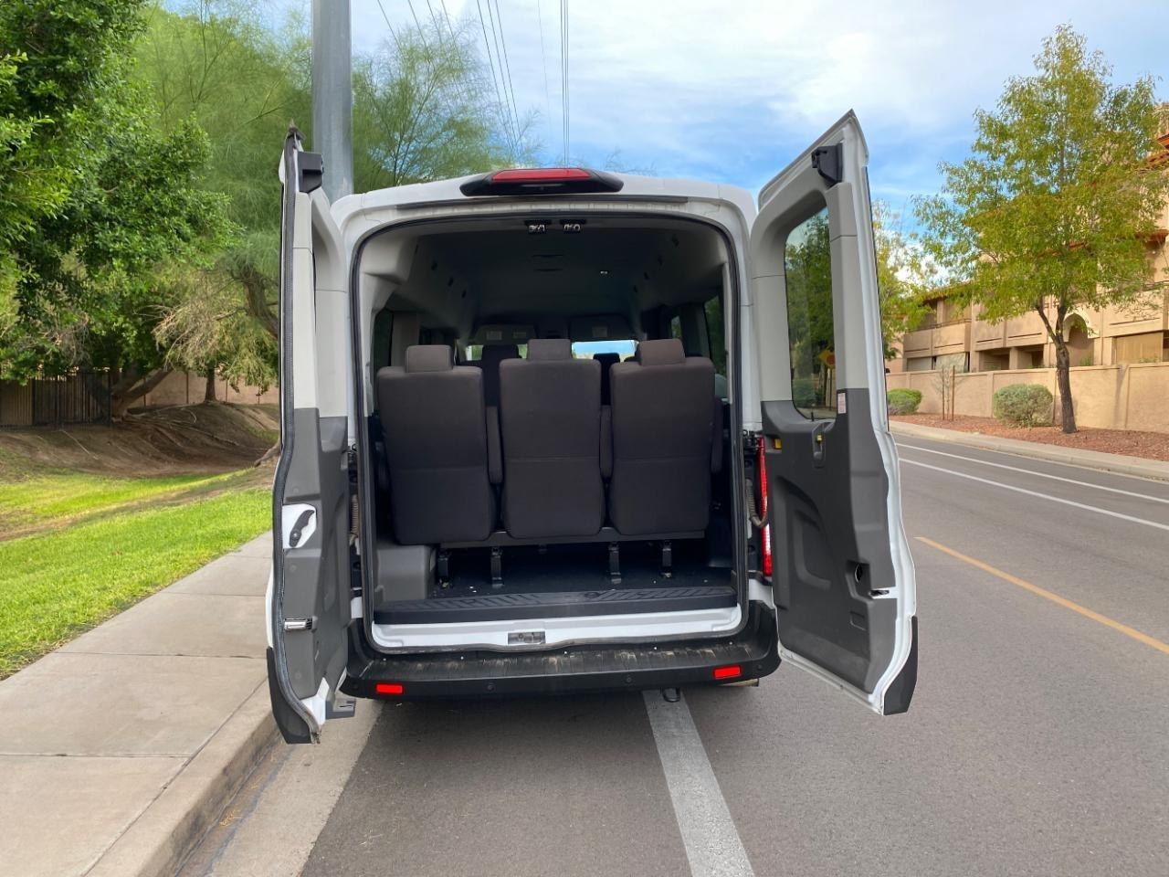 Ford Transit 350 Wagon Med. Roof XL w/Sliding Pass. 148-in. WB 2024