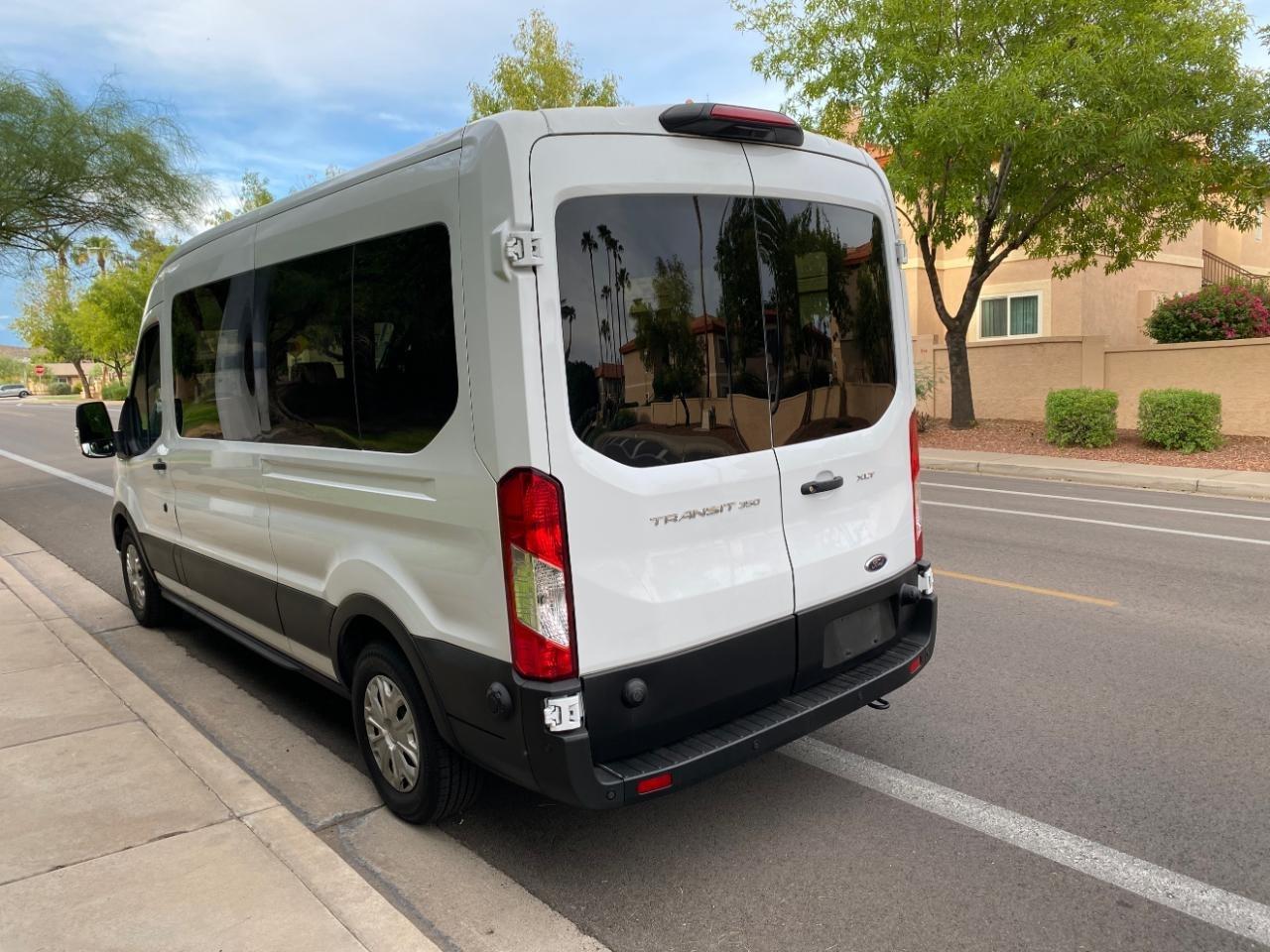 Ford Transit 350 Wagon Med. Roof XL w/Sliding Pass. 148-in. WB 2024