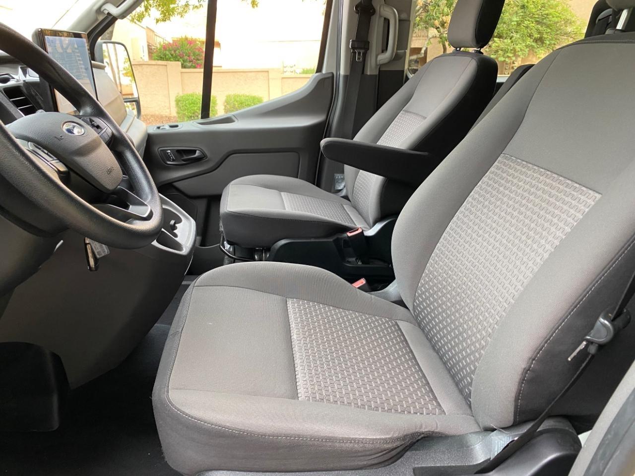 Ford Transit 350 Wagon Med. Roof XL w/Sliding Pass. 148-in. WB 2024