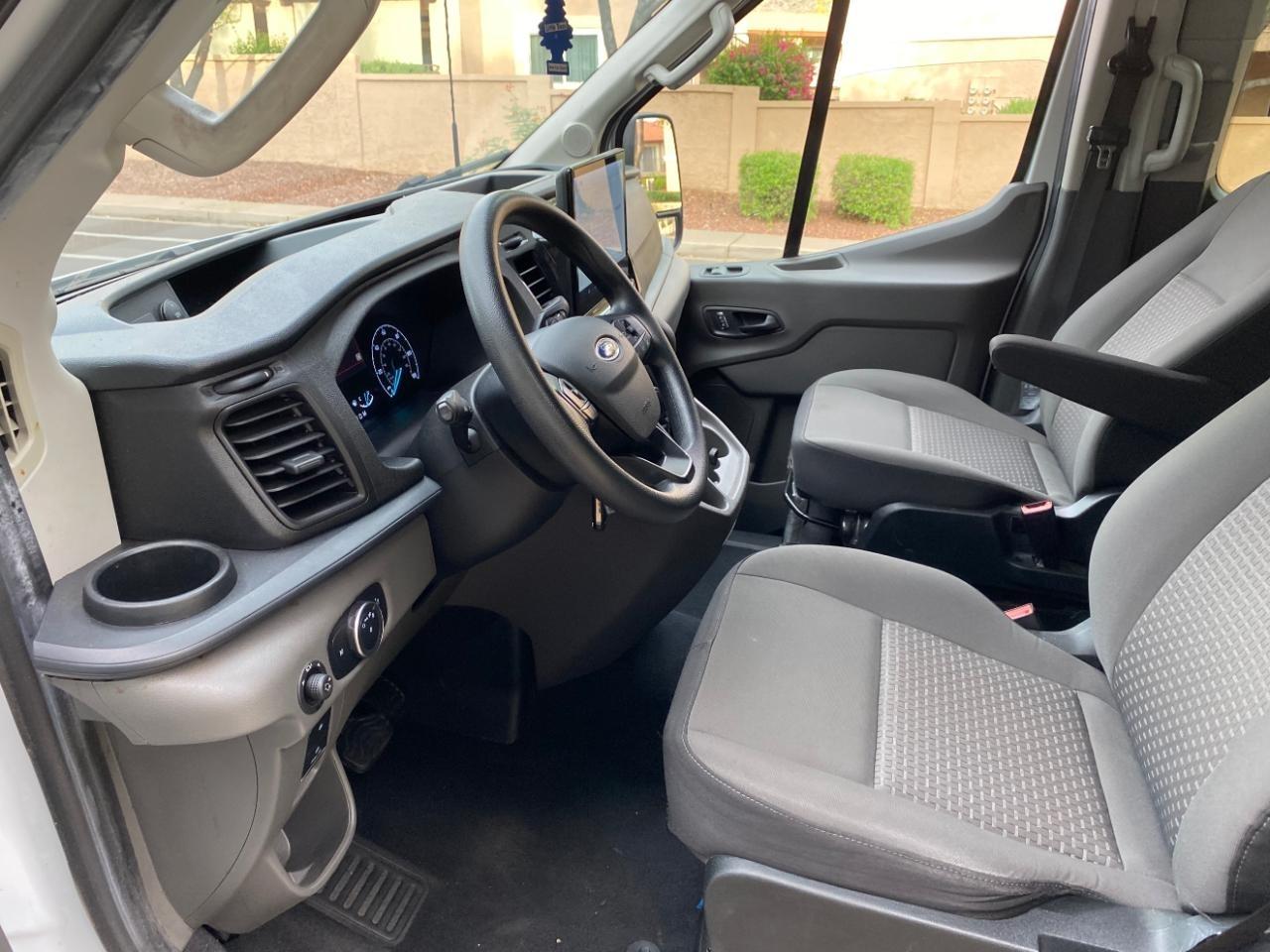 Ford Transit 350 Wagon Med. Roof XL w/Sliding Pass. 148-in. WB 2024