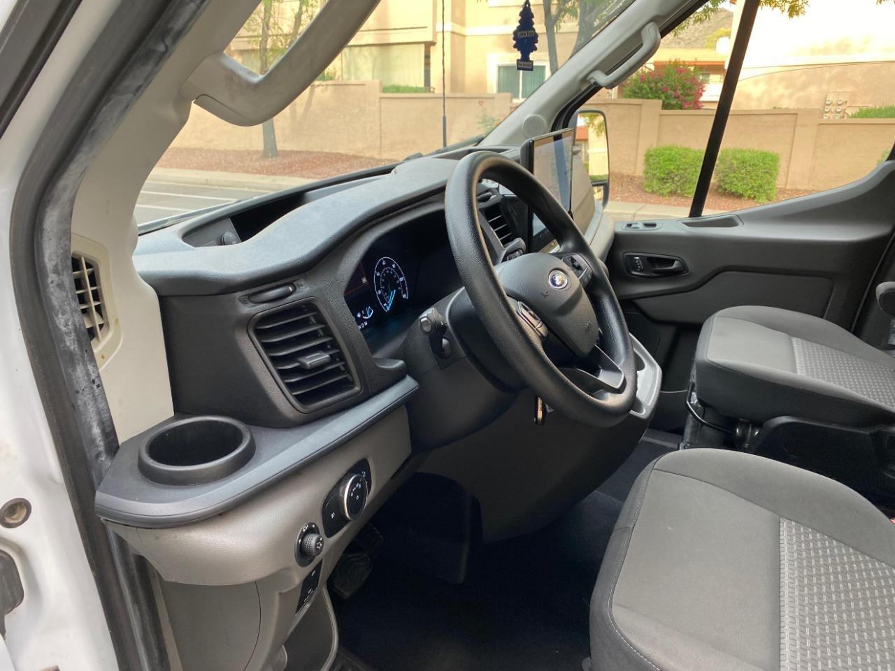 Ford Transit 350 Wagon Med. Roof XL w/Sliding Pass. 148-in. WB 2024