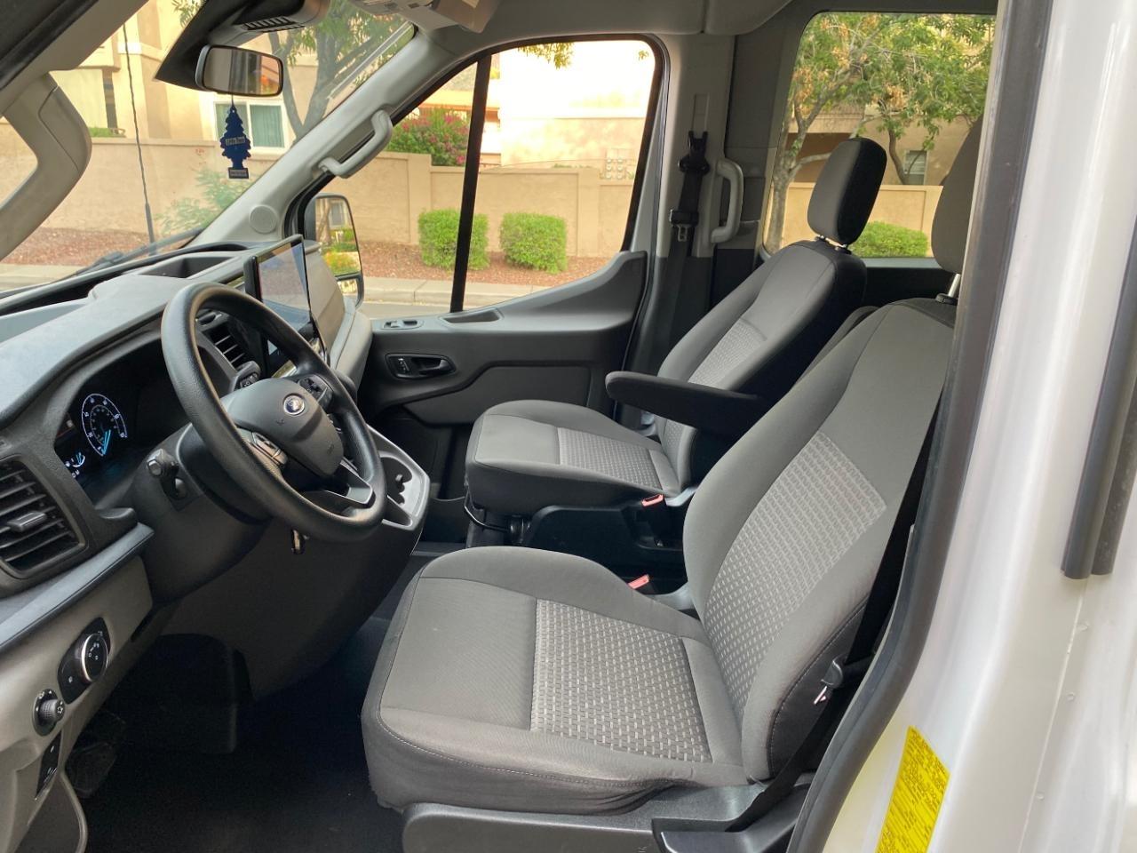 Ford Transit 350 Wagon Med. Roof XL w/Sliding Pass. 148-in. WB 2024