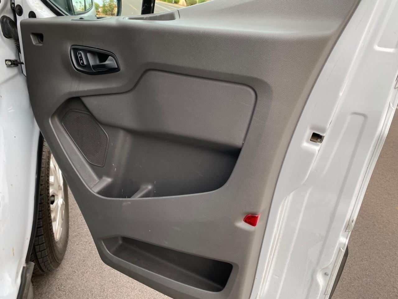 Ford Transit 350 Wagon Med. Roof XL w/Sliding Pass. 148-in. WB 2024