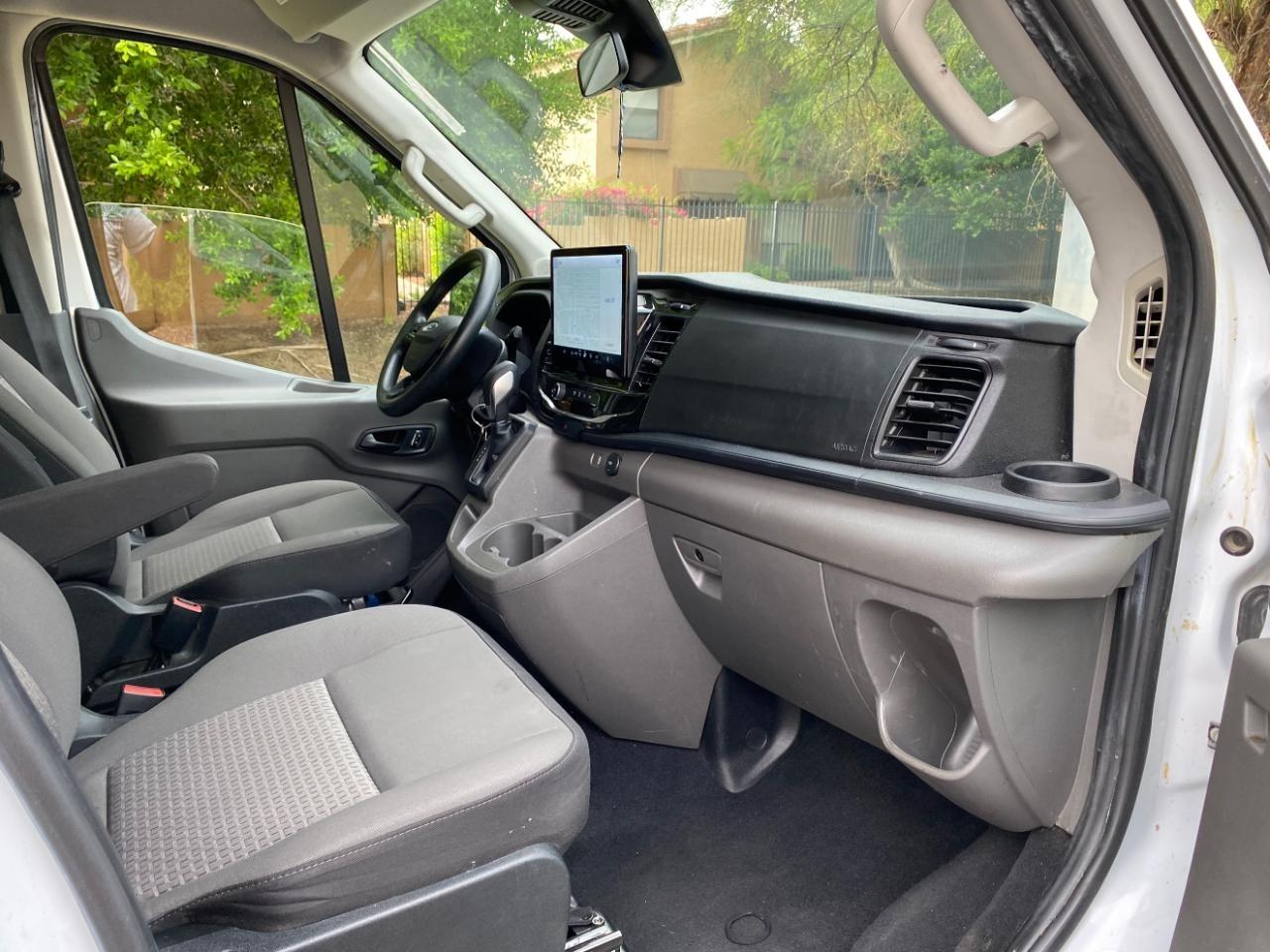 Ford Transit 350 Wagon Med. Roof XL w/Sliding Pass. 148-in. WB 2024