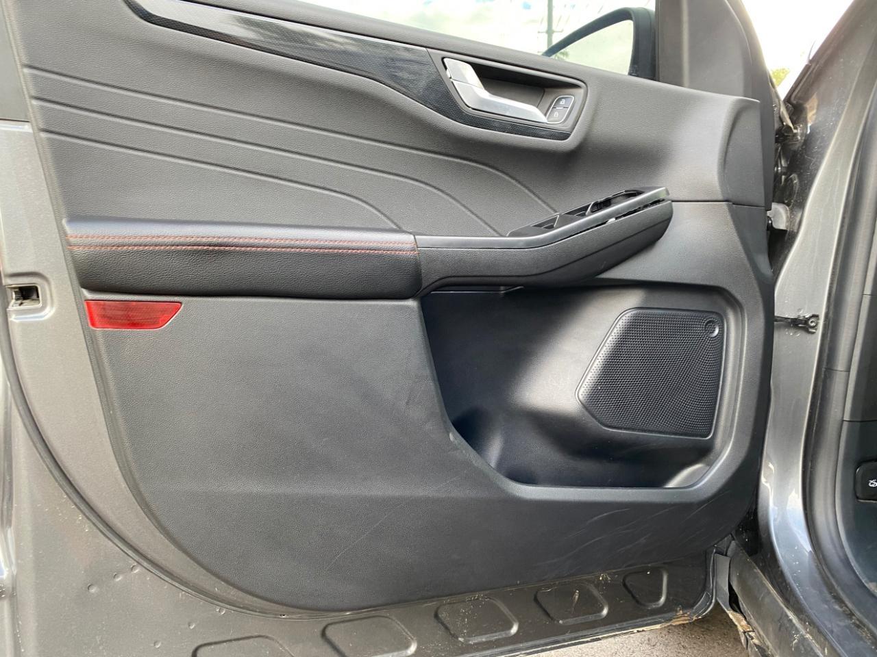 Ford Escape ST-Line Hybrid 2025