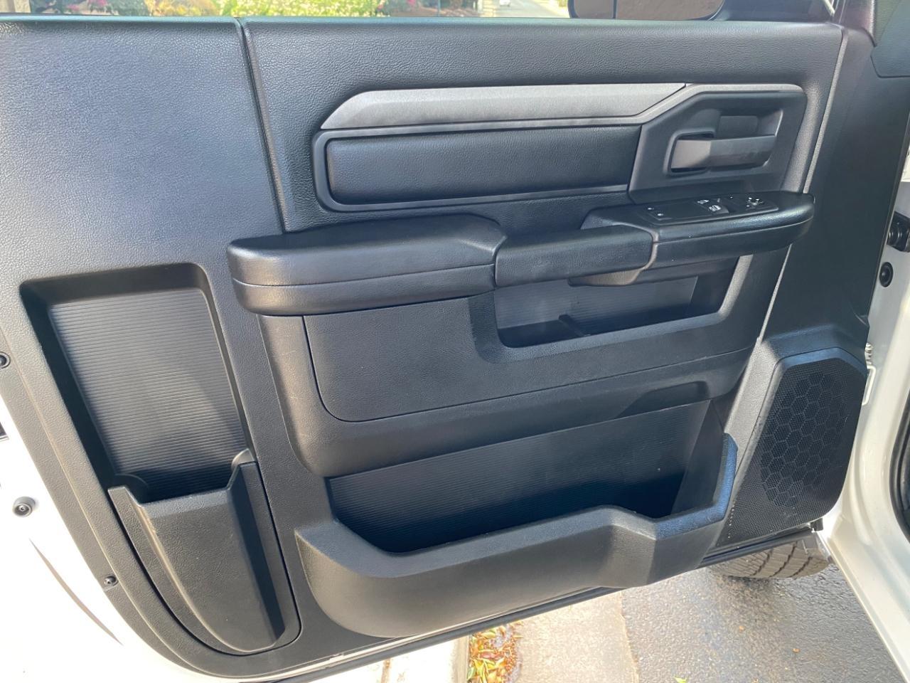 RAM 2500 Tradesman Regular Cab 4WD 2022