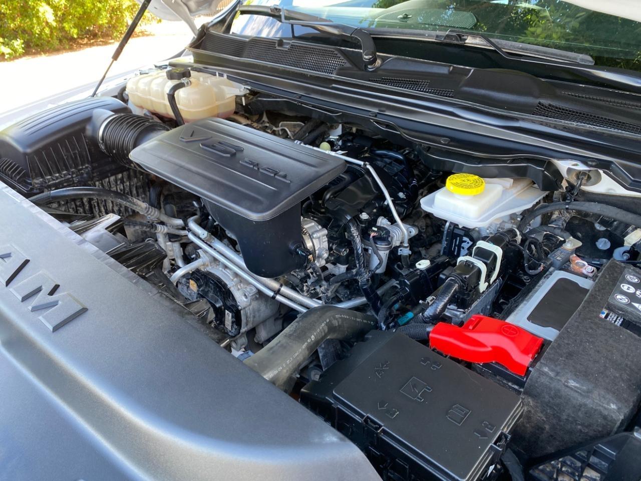 RAM 1500 Lone Star Crew Cab SB 4WD 2025