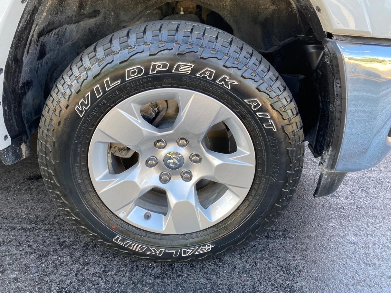 RAM 1500 Lone Star Crew Cab SB 4WD 2025