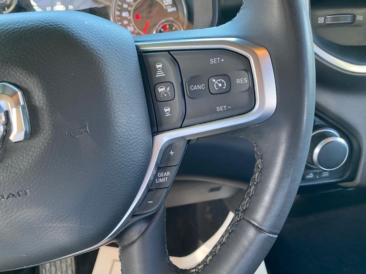 RAM 1500 Lone Star Crew Cab SB 4WD 2025