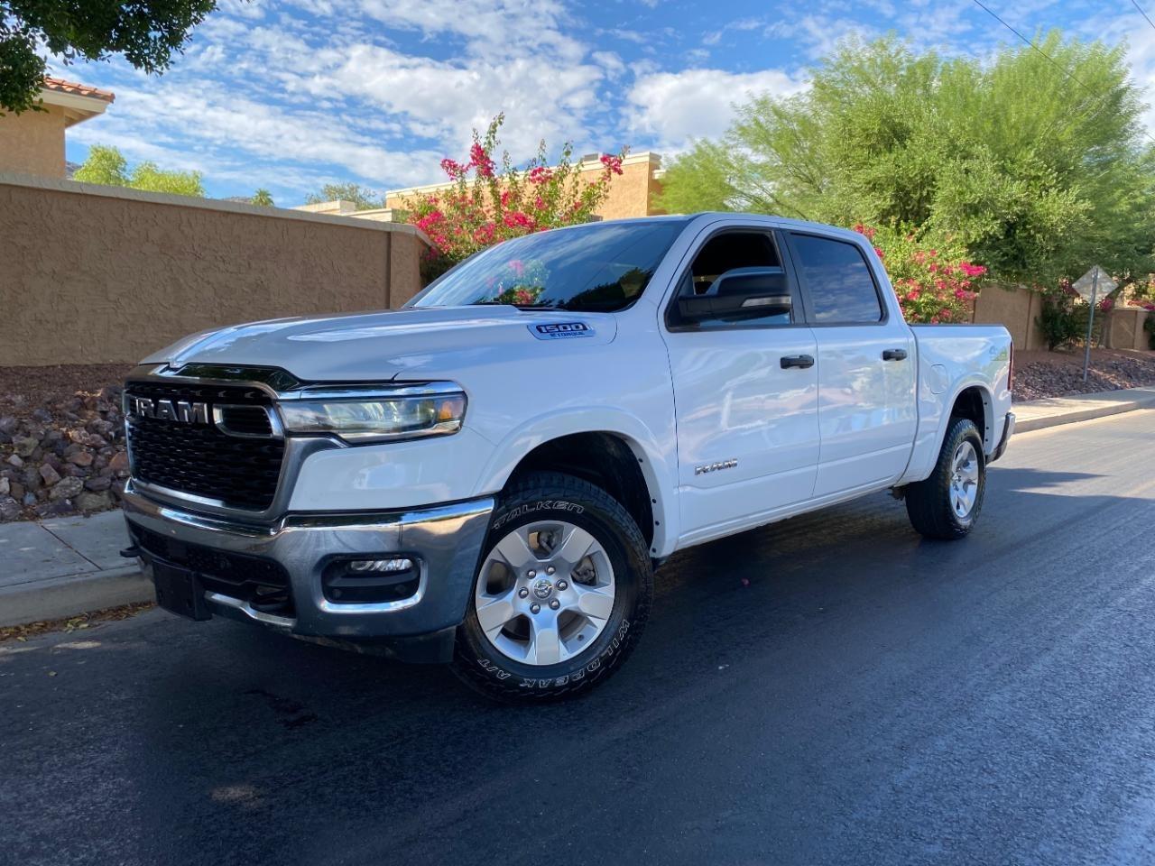 RAM 1500 Lone Star Crew Cab SB 4WD 2025