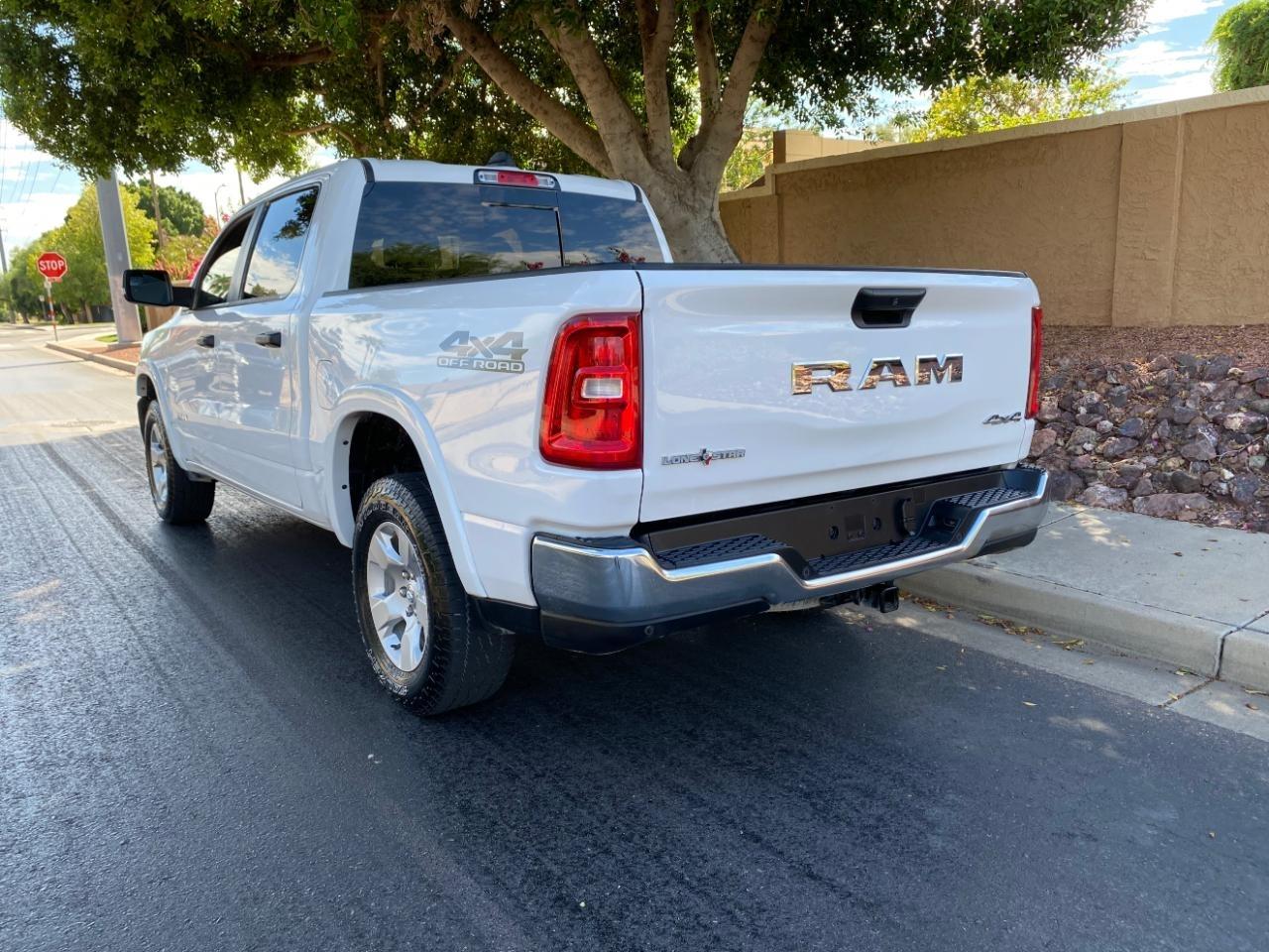RAM 1500 Lone Star Crew Cab SB 4WD 2025