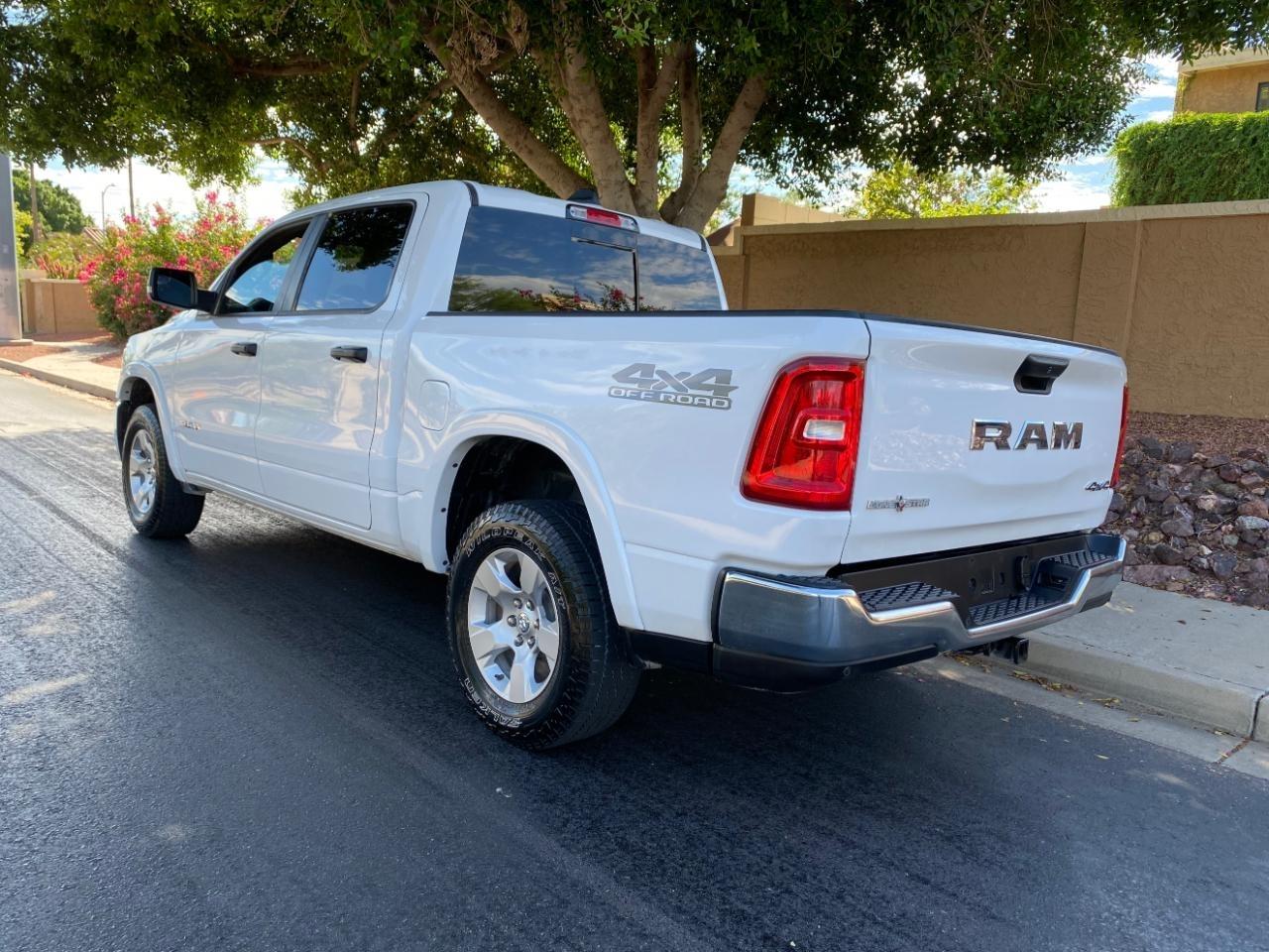 RAM 1500 Lone Star Crew Cab SB 4WD 2025