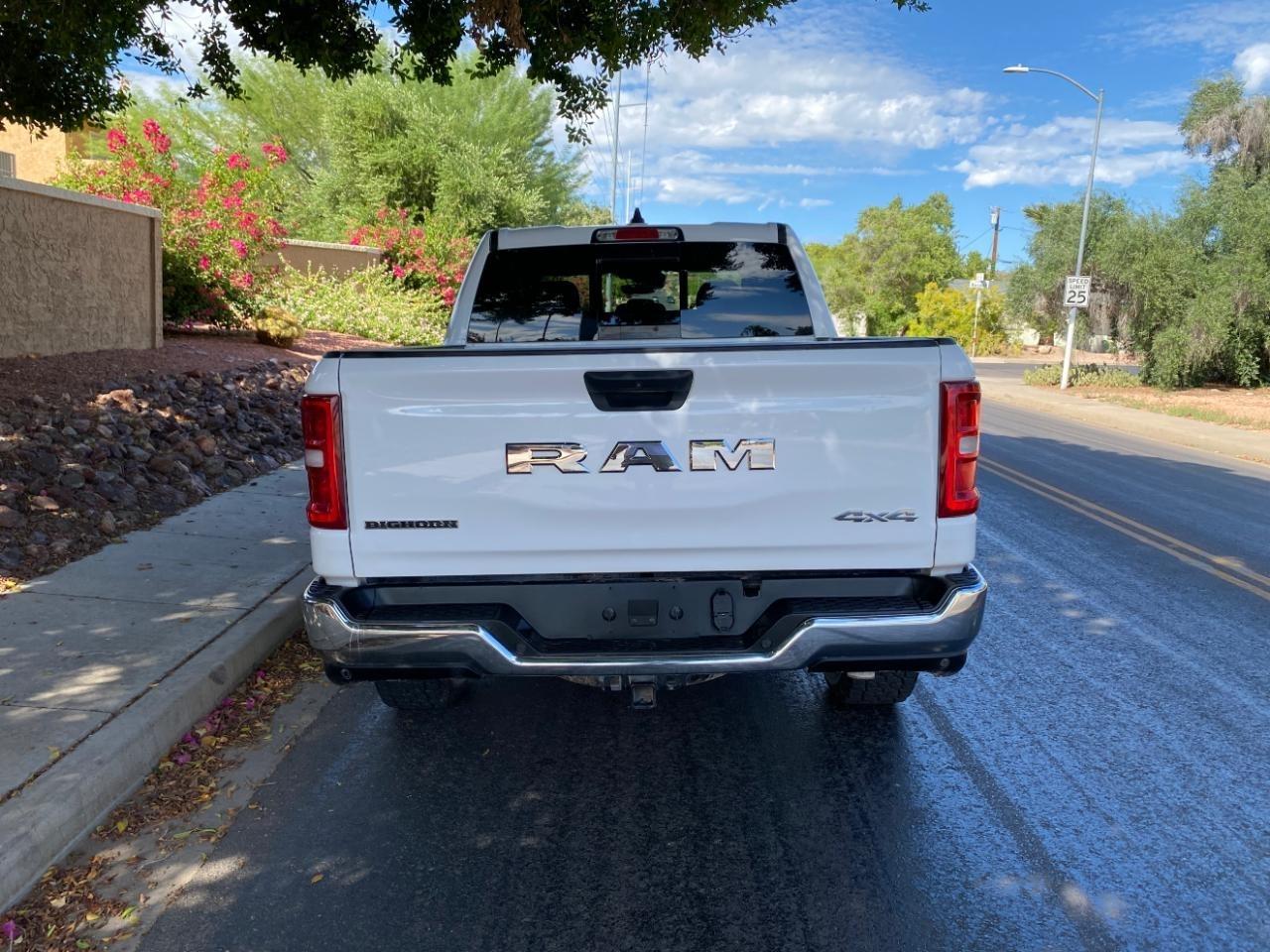 RAM 1500 Big Horn Crew Cab SWB 4WD 2025