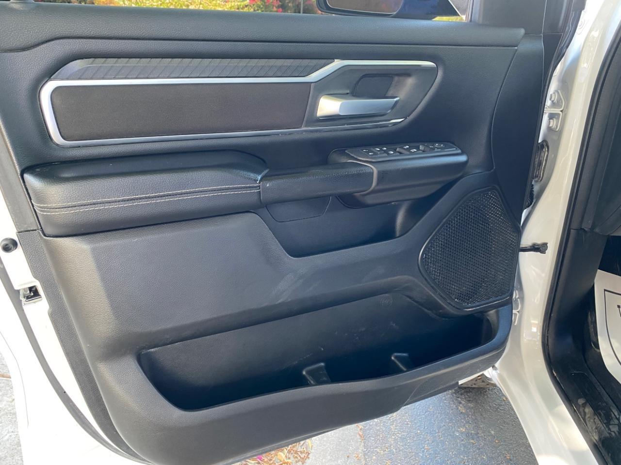 RAM 1500 Big Horn Crew Cab SWB 4WD 2025