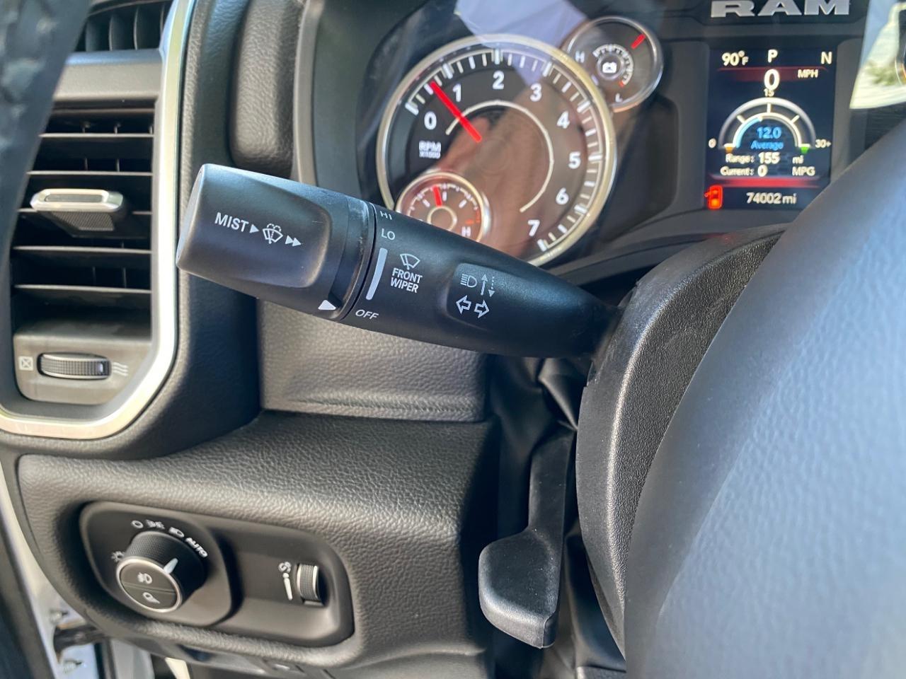 RAM 1500 Big Horn Crew Cab SWB 4WD 2025