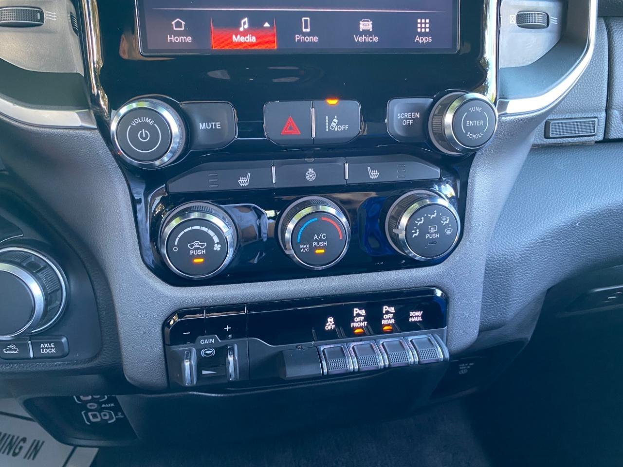 RAM 1500 Big Horn Crew Cab SWB 4WD 2025