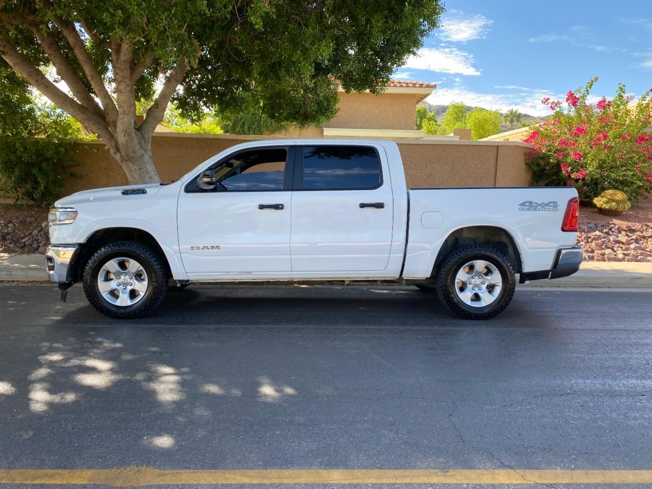 RAM 1500 Big Horn Crew Cab SWB 4WD 2025
