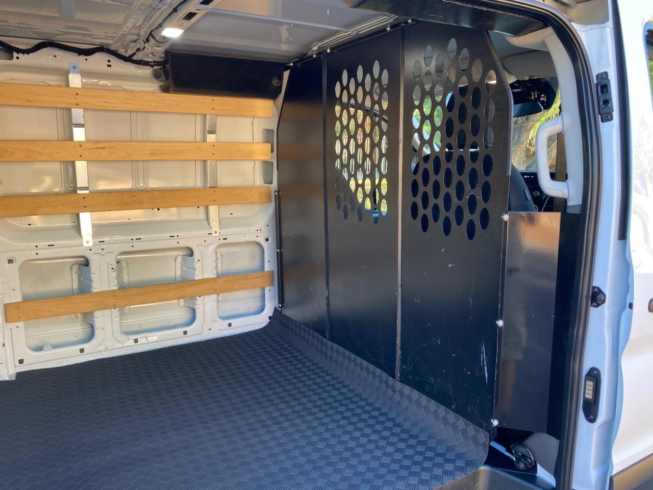 Ford Transit 250 Van Low Roof w/Sliding Pass. 130-in. WB 2025