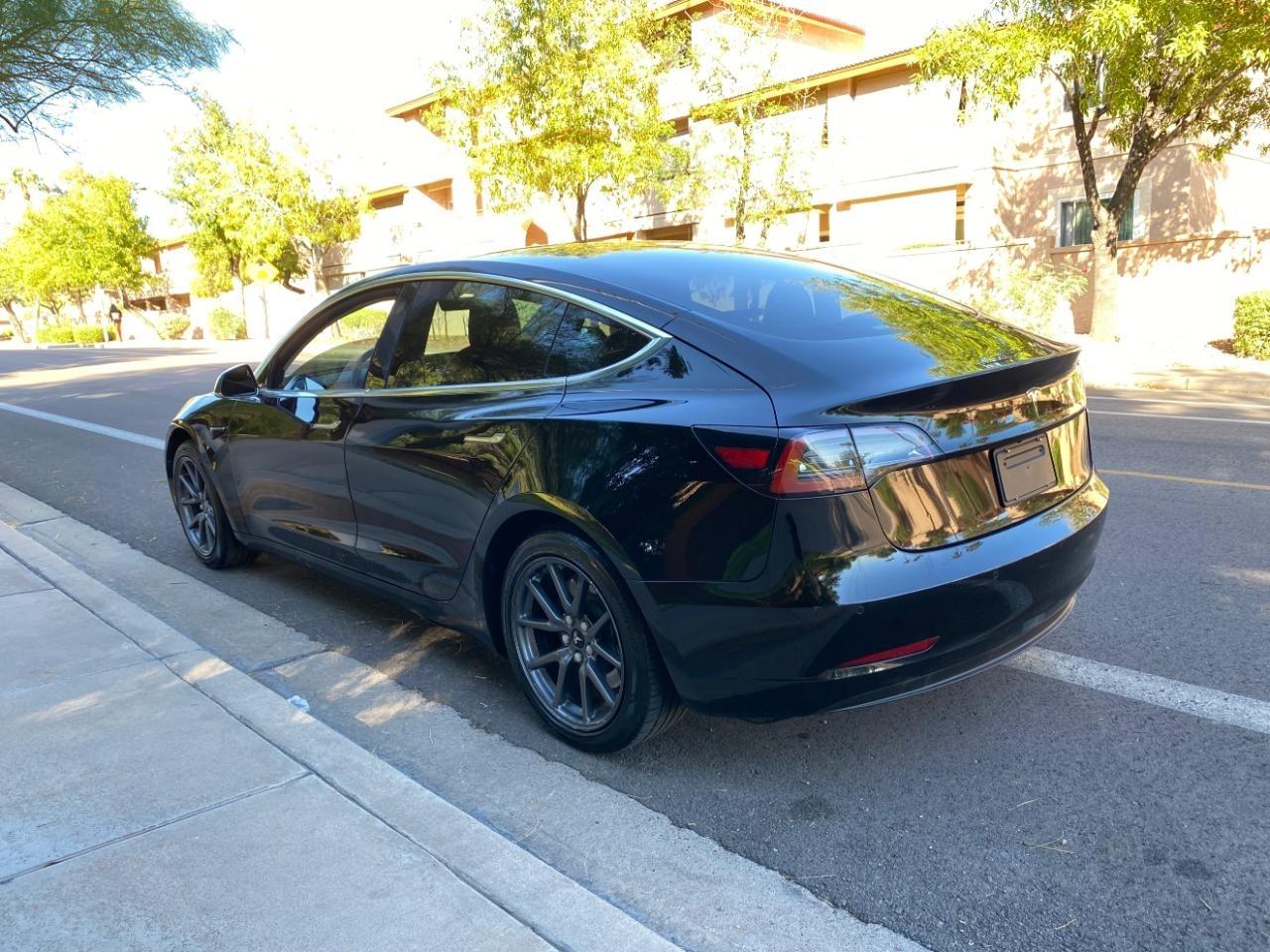 Tesla Model 3 Standard Range Plus 2020