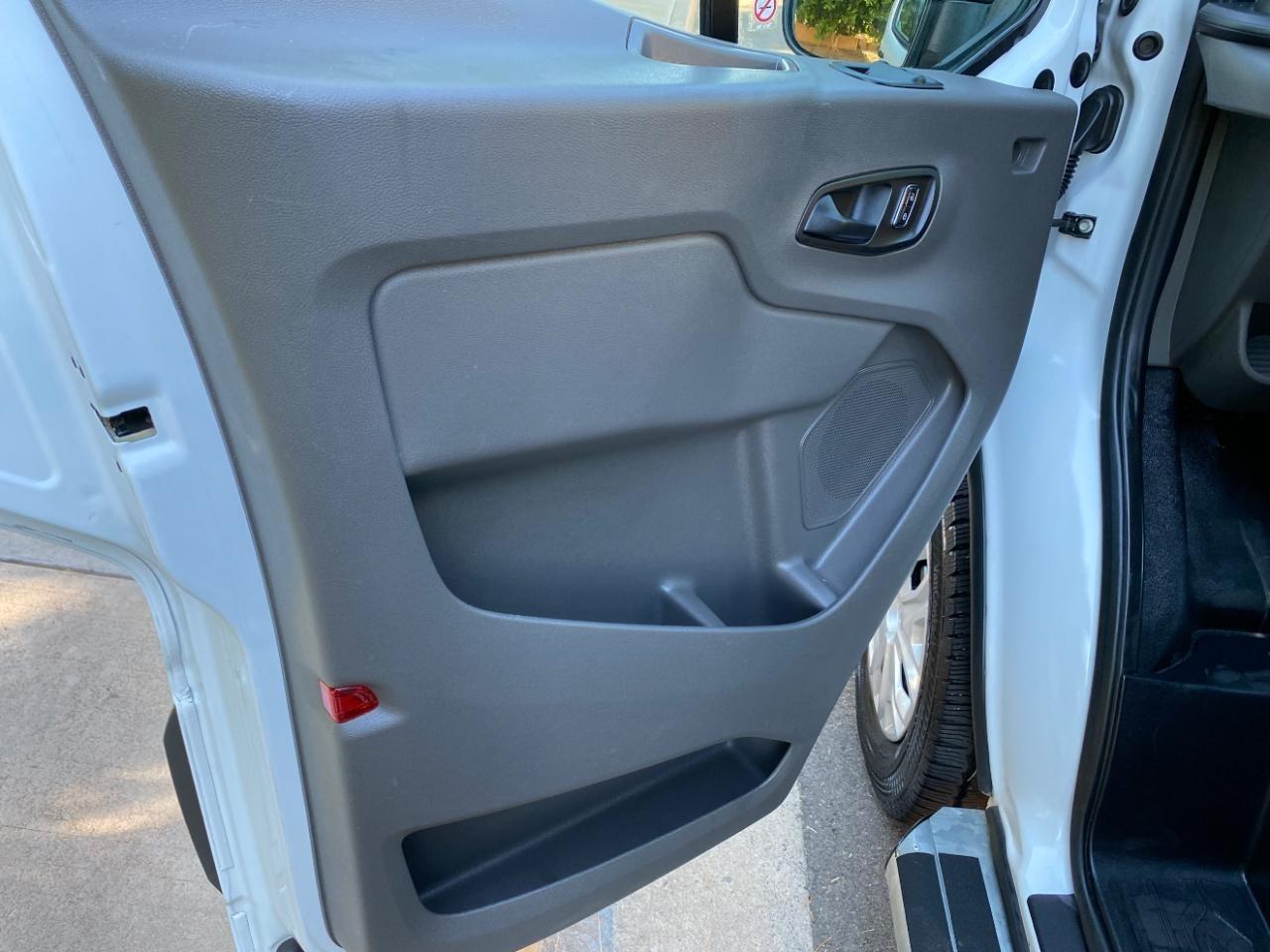 Ford Transit 250 Van 2025