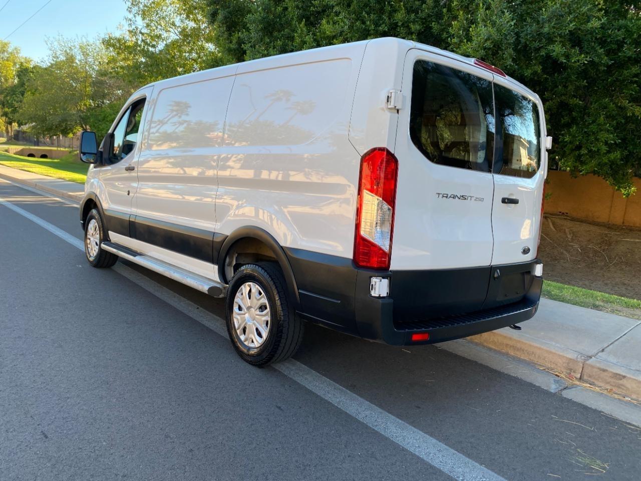 Ford Transit 250 Van 2025