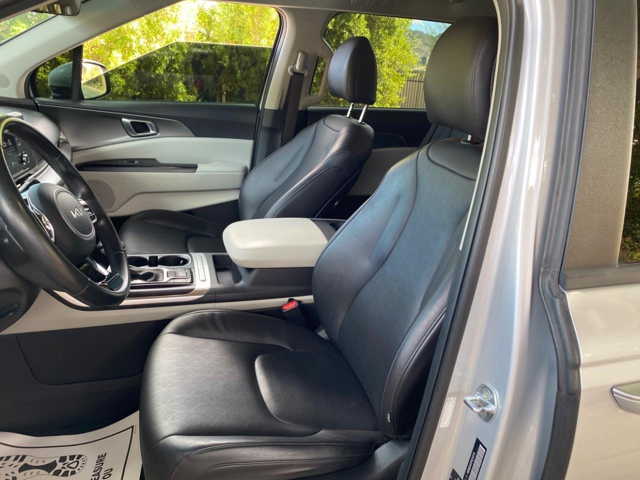 Kia Carnival LX Seat Package 2023
