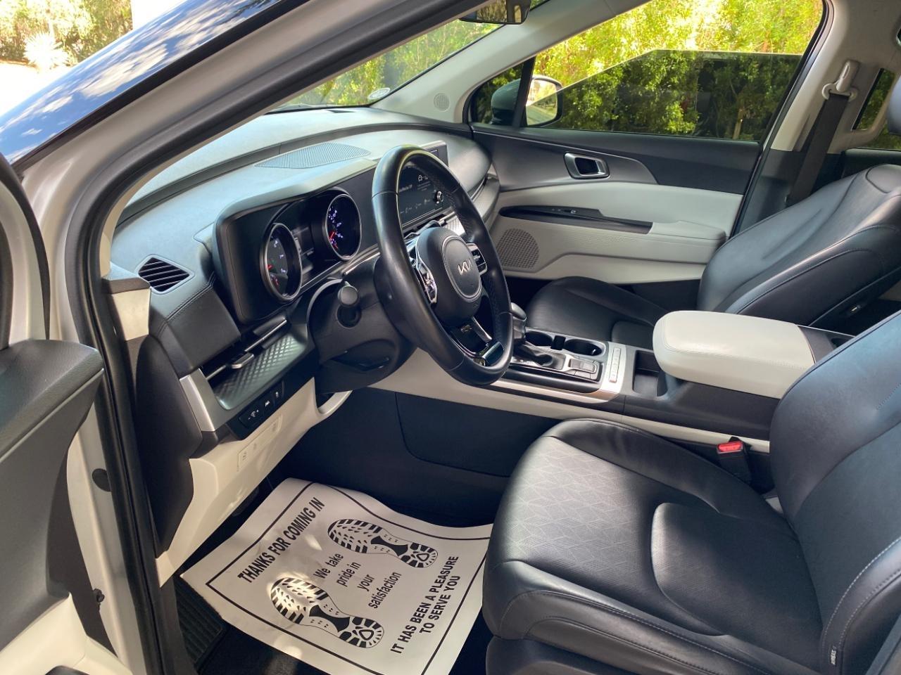 Kia Carnival LX Seat Package 2023