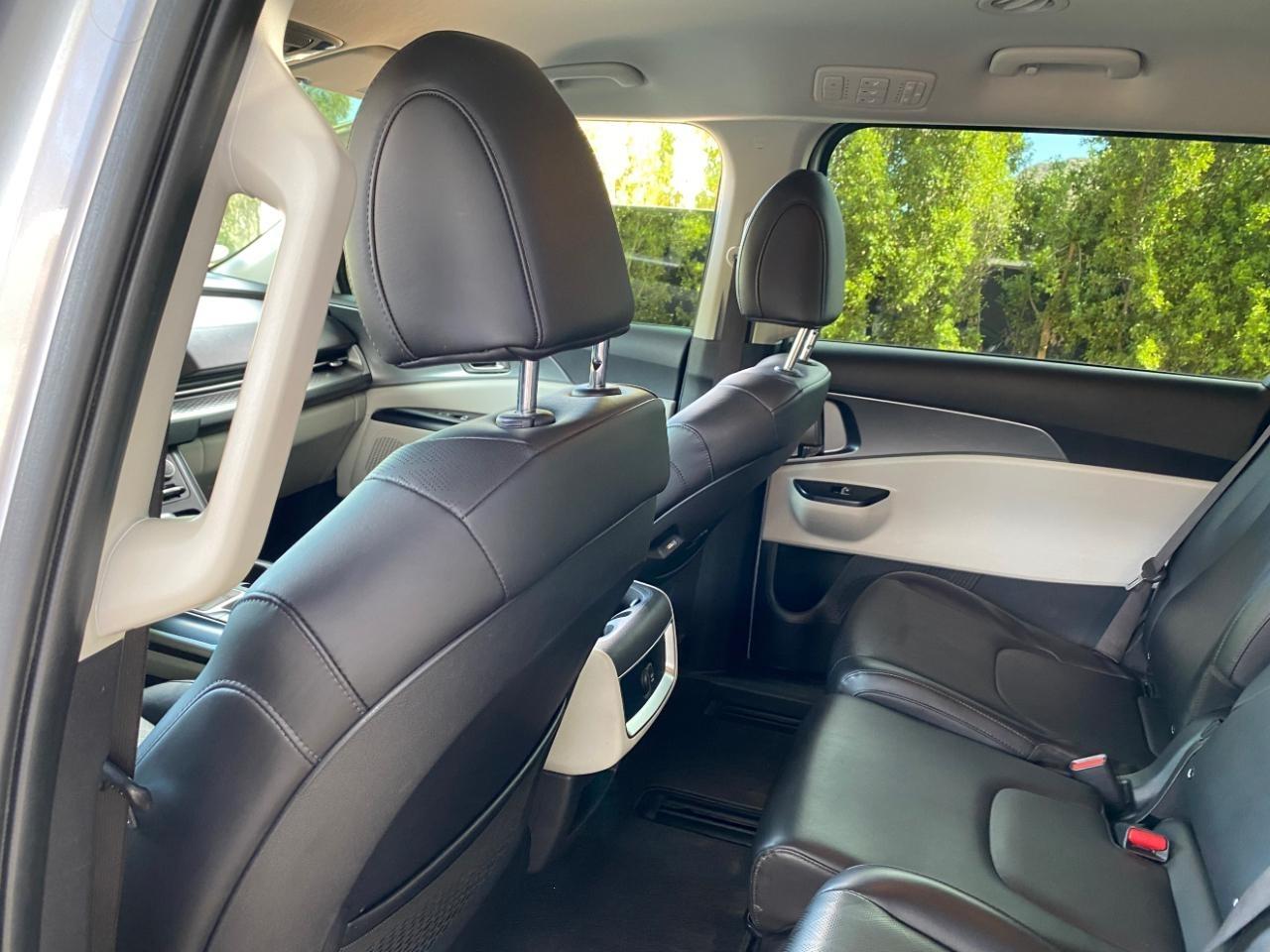 Kia Carnival LX Seat Package 2023