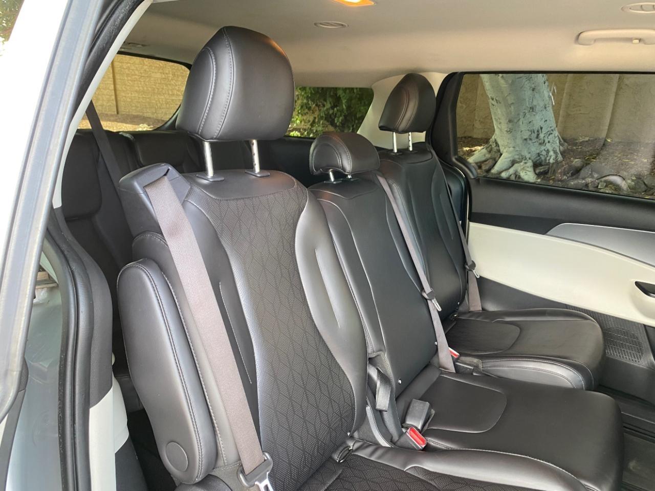 Kia Carnival LX Seat Package 2023