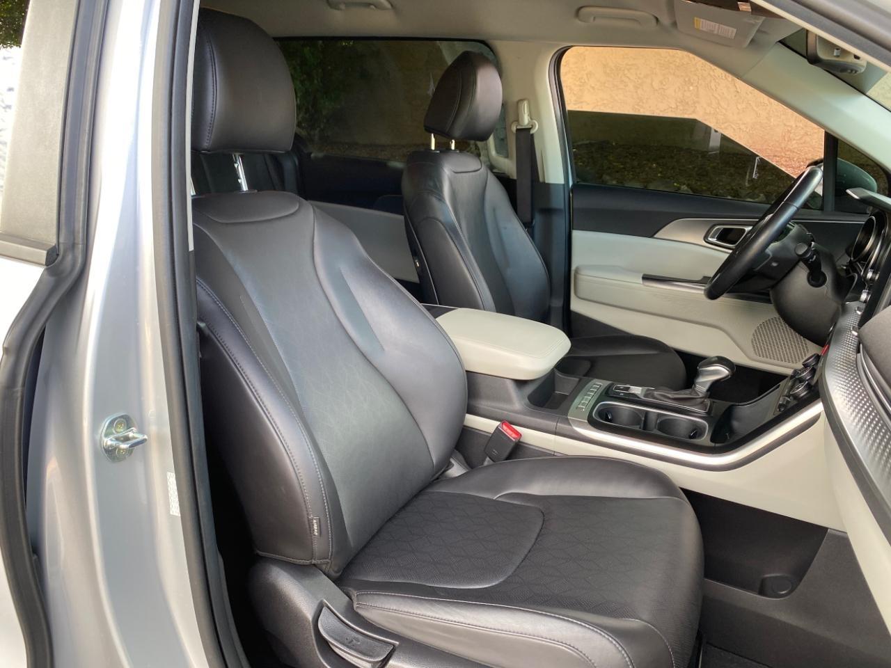 Kia Carnival LX Seat Package 2023