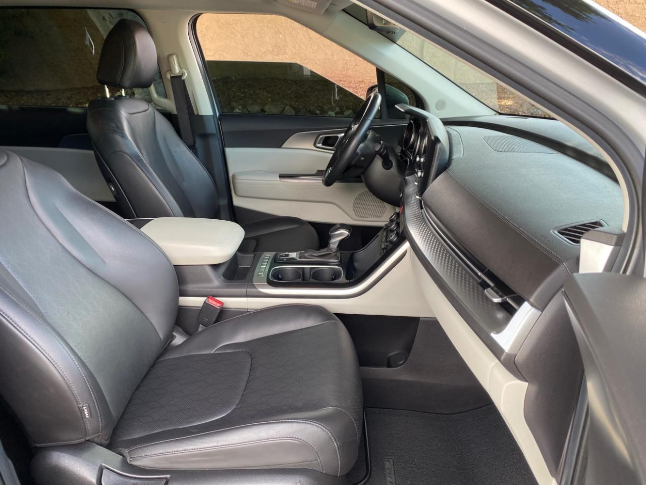 Kia Carnival LX Seat Package 2023