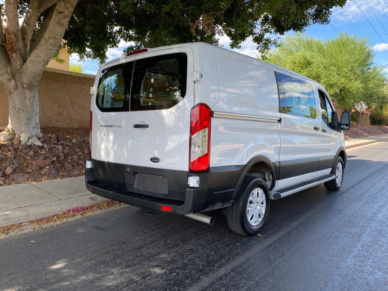 Ford Transit 250 Van 2025
